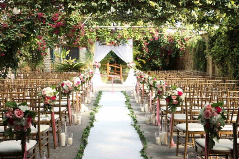 How Much to Tip a Wedding Venue