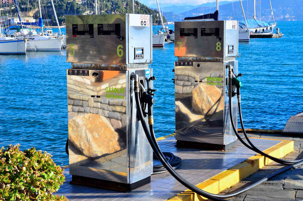 How Much to Tip a Boat Gas Attendant