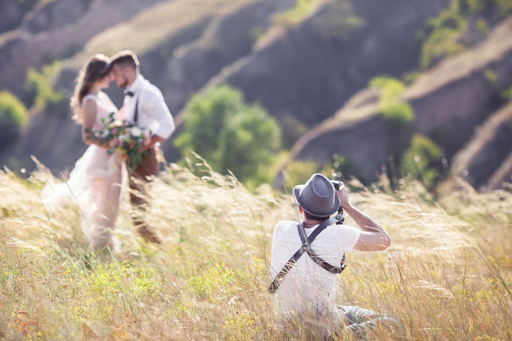 How Much to Tip a Wedding Photographer