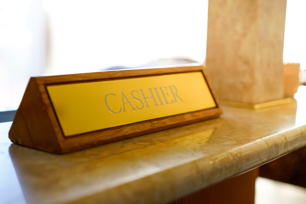 How Much to Tip a Casino Cashier at the Cage