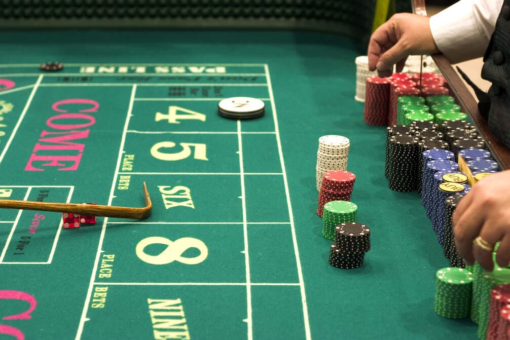 How Much to Tip a Craps Dealer