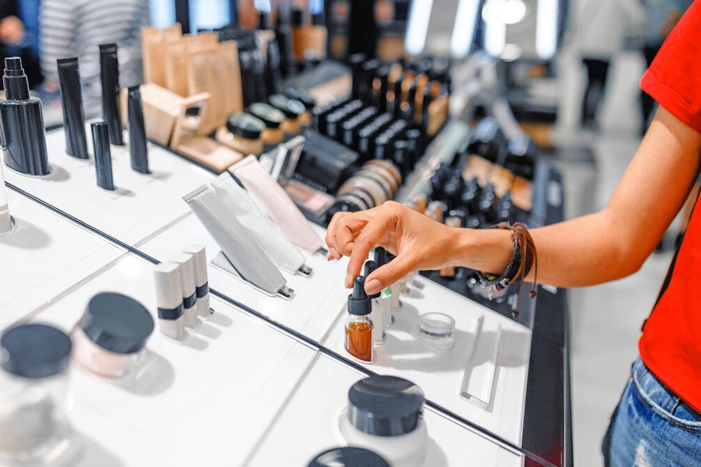 How Much to Tip a Makeup Artist at a Department Store