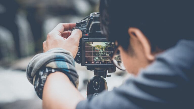 How Much to Tip a Photographer