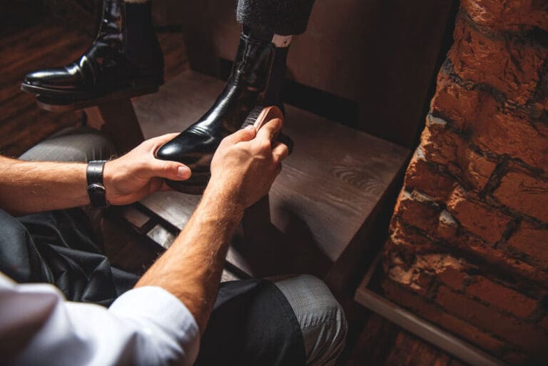 How Much to Tip a Shoe Shine