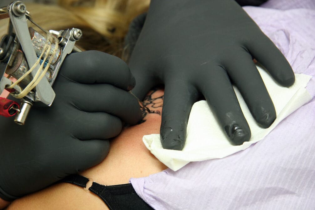 How Much to Tip a Tattoo Apprentice