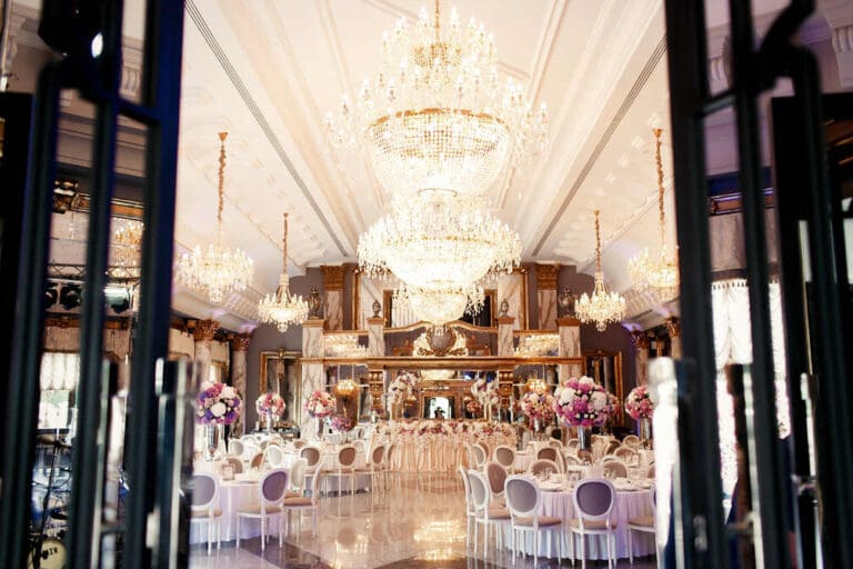 How Much to Tip a Wedding Venue Coordinator