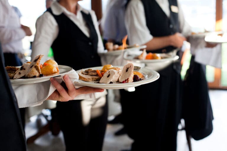 How Much to Tip a Wedding Waiter